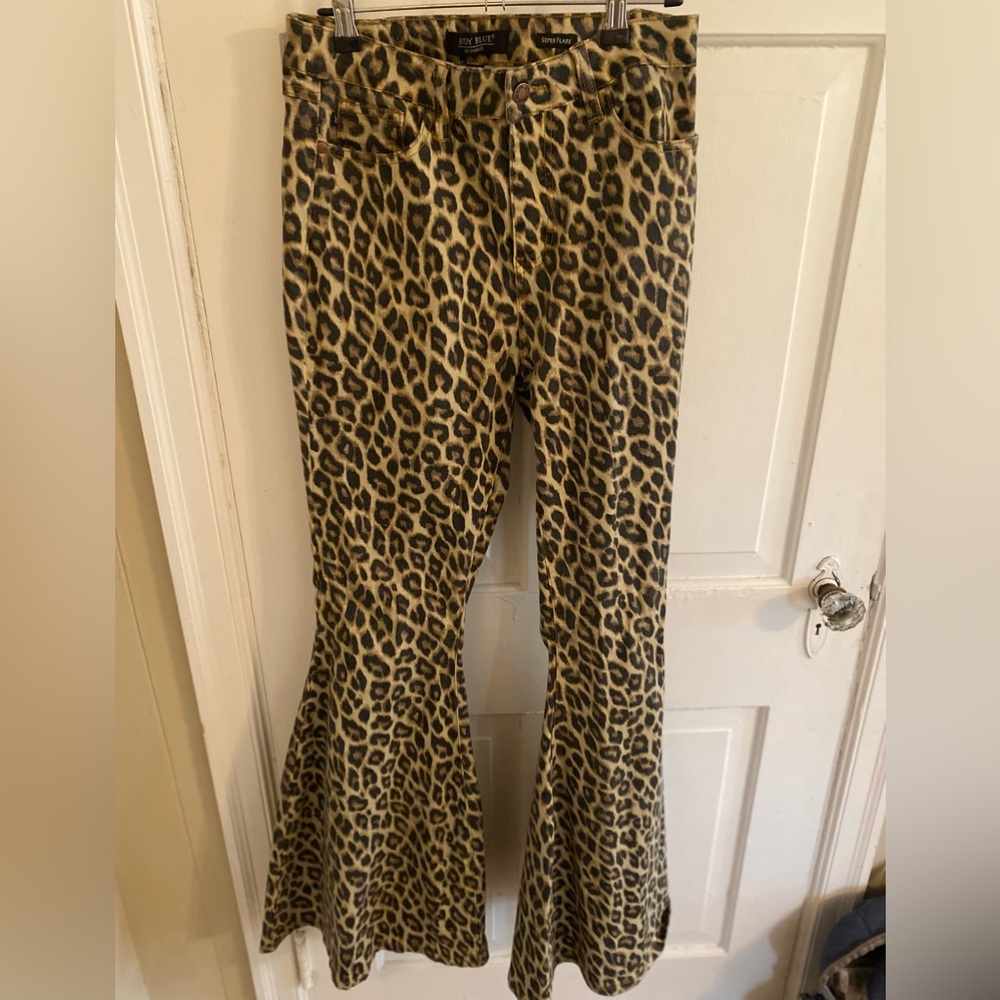 Judy‎ Blue Super Flare Leopard size 1/25X31